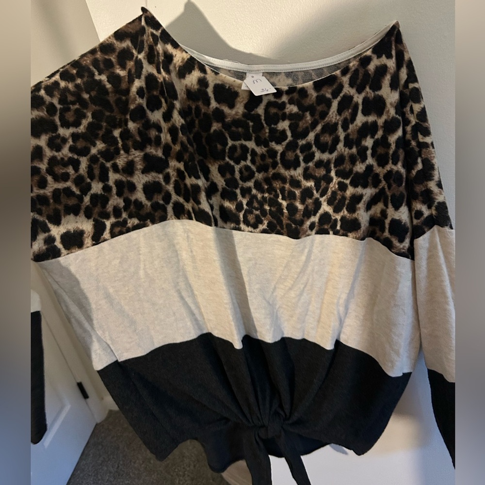 CY NWT Women’s Leopard Print Color Block Blouse Size Medium